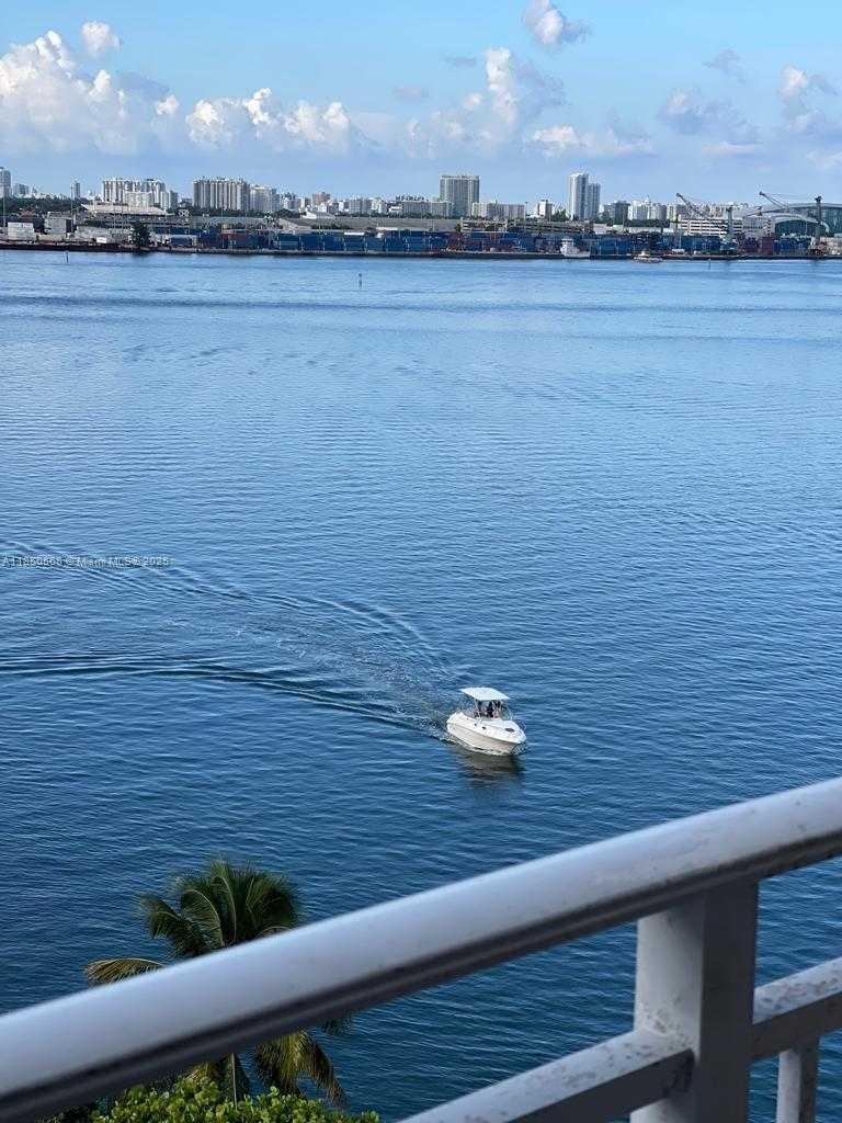 Small Image of 770 NORTH EAST CLAUGHTON ISLAND DR #1013, Miami Number 29