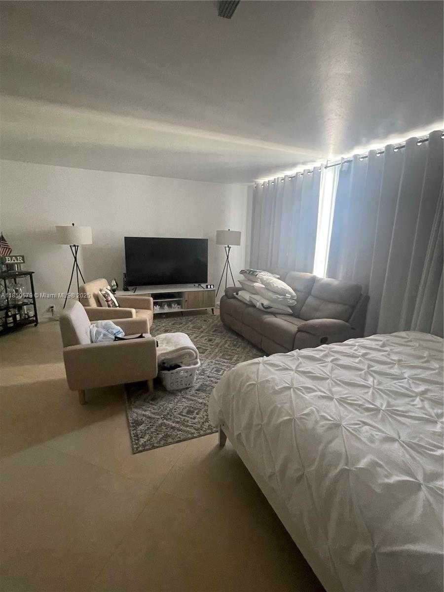 Small Image of 1000 WEST AVE #1401, Miami Beach Number 13