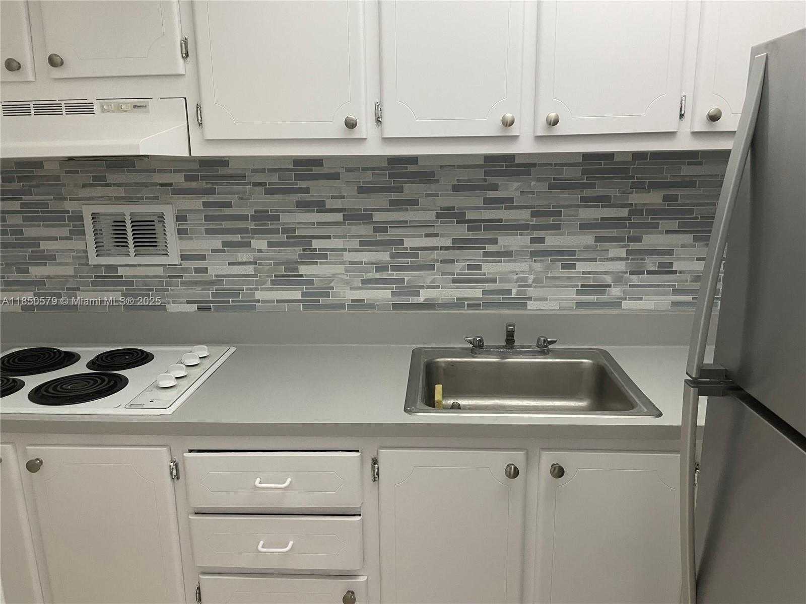 Small Image of 1000 WEST AVE #1401, Miami Beach Number 14