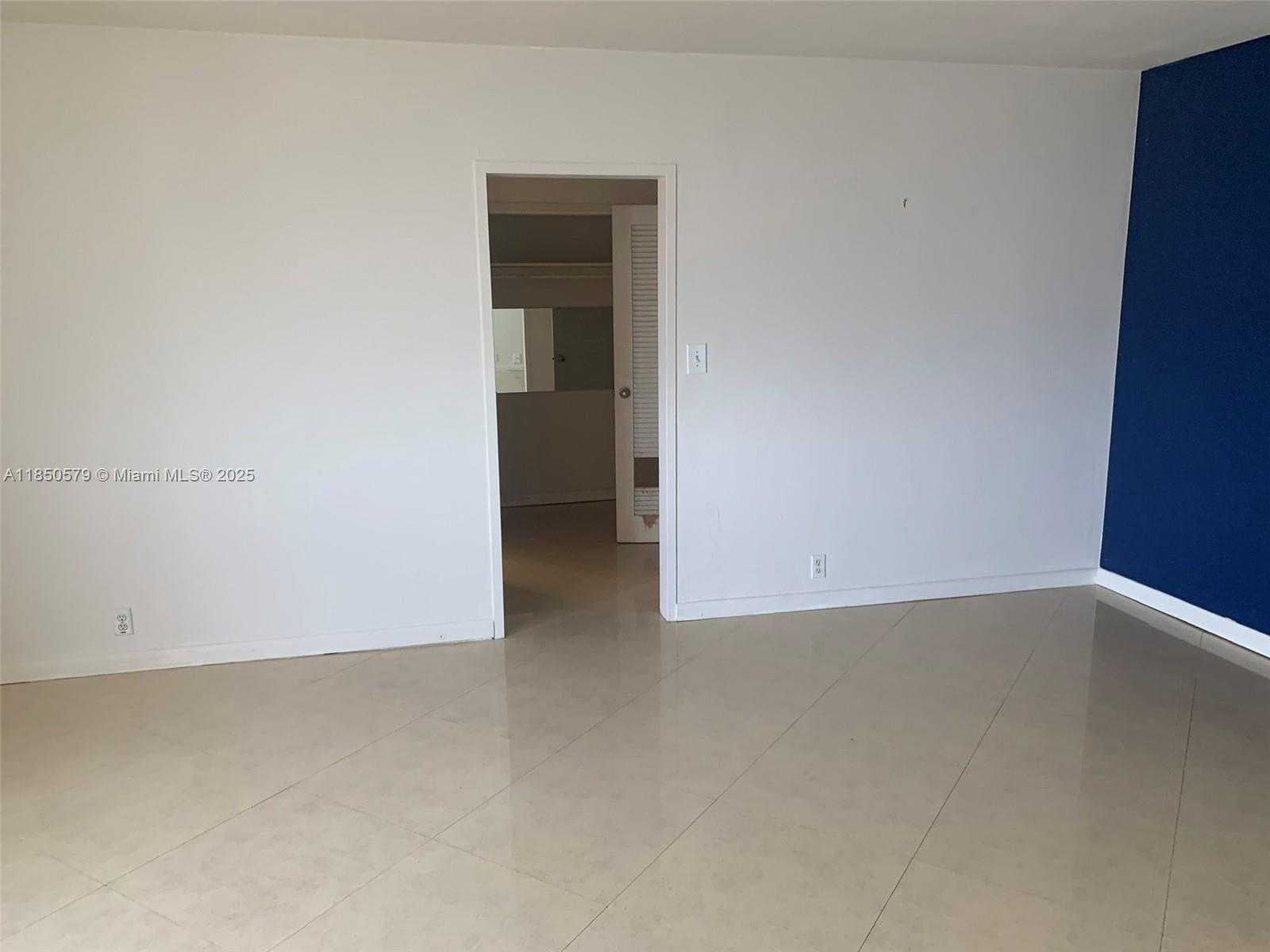 Small Image of 1000 WEST AVE #1401, Miami Beach Number 20