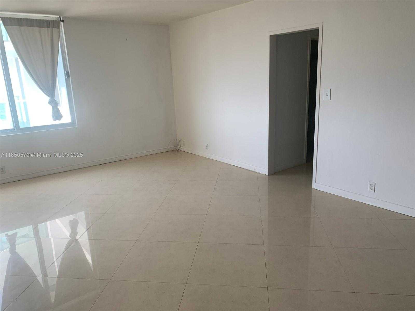 Small Image of 1000 WEST AVE #1401, Miami Beach Number 23