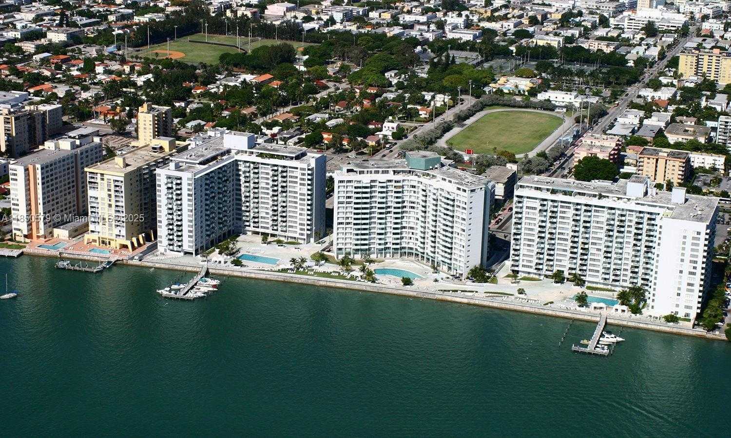 Small Image of 1000 WEST AVE #1401, Miami Beach Number 3