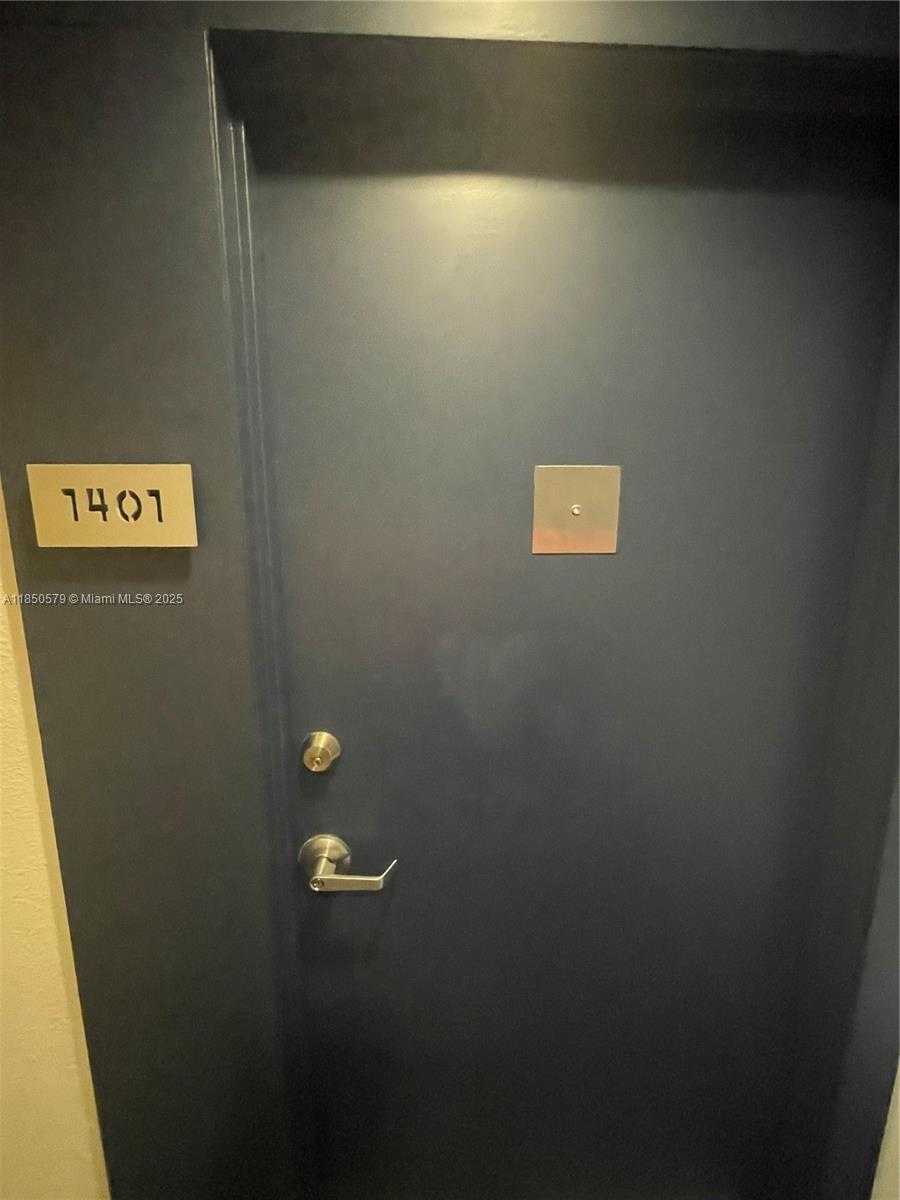 Small Image of 1000 WEST AVE #1401, Miami Beach Number 6