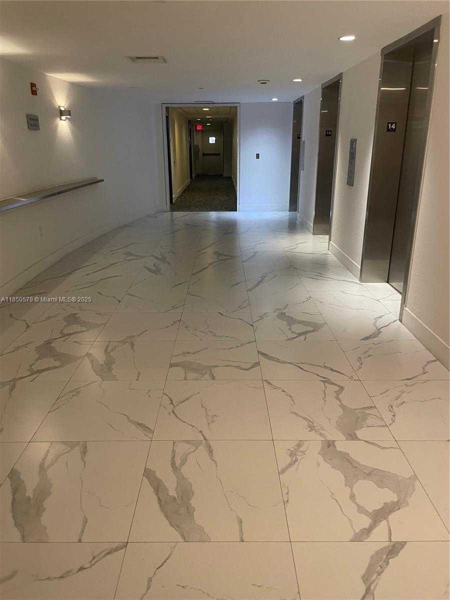 Small Image of 1000 WEST AVE #1401, Miami Beach Number 8