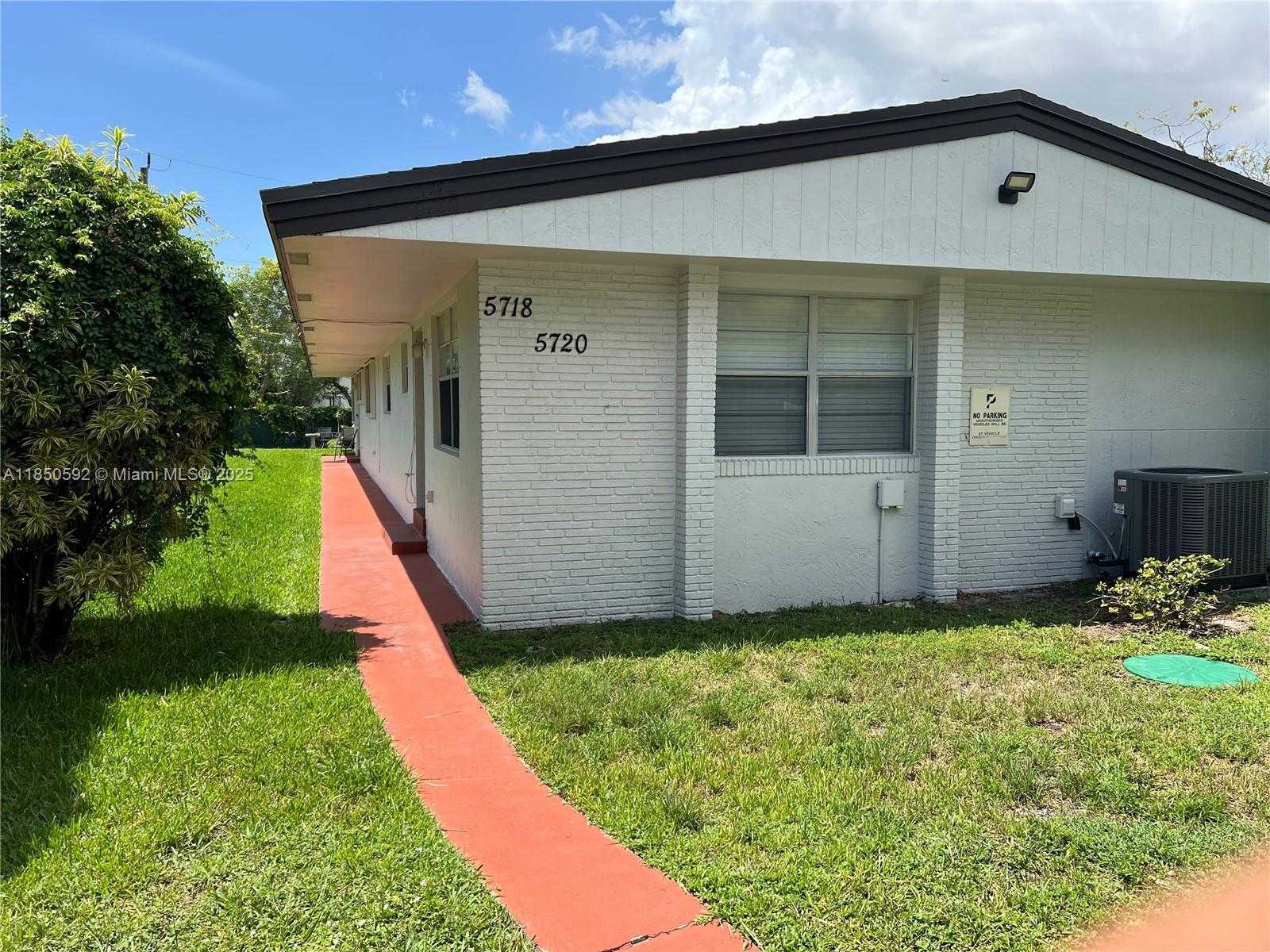 Small Image of 5718 LINCOLN ST #5718, Hollywood Number 2