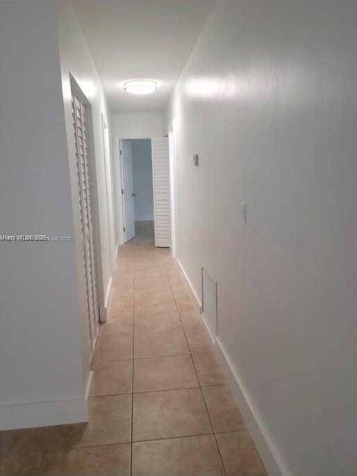 Small Image of 5718 LINCOLN ST #5718, Hollywood Number 9