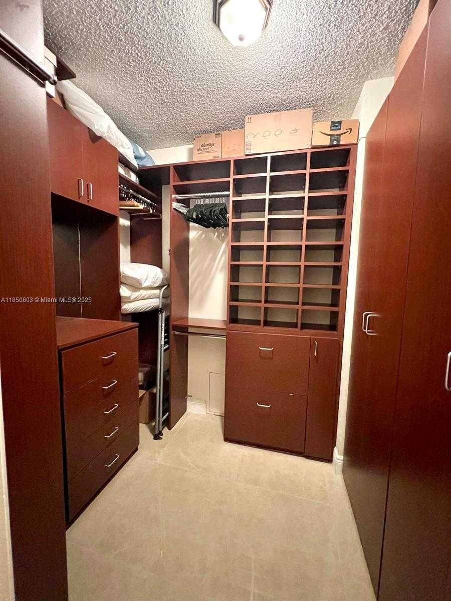 Small Image of 20191 EAST COUNTRY CLUB DR #2004, Aventura Number 27