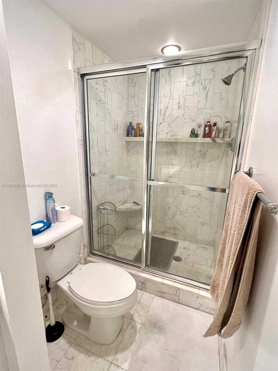 Small Image of 20191 EAST COUNTRY CLUB DR #2004, Aventura Number 32
