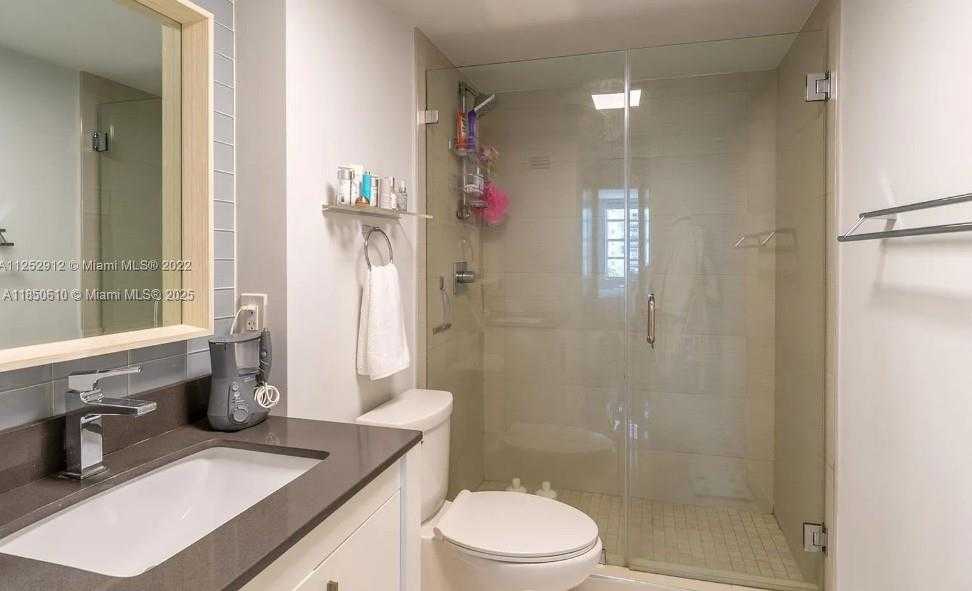 Small Image of 150 SOUTH EAST 25TH RD #6B, Miami Number 6