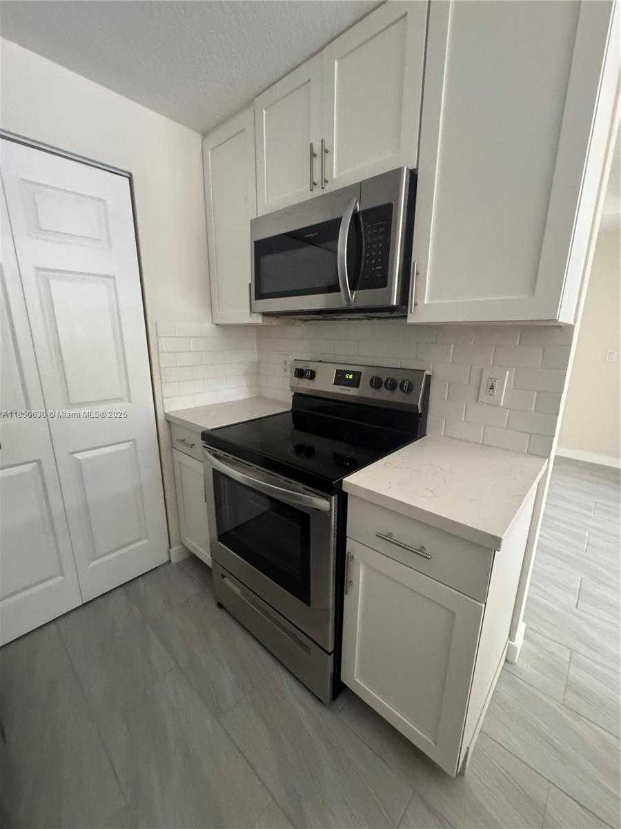Small Image of 6420 NORTH WEST 114TH AVE #1328, Doral Number 13