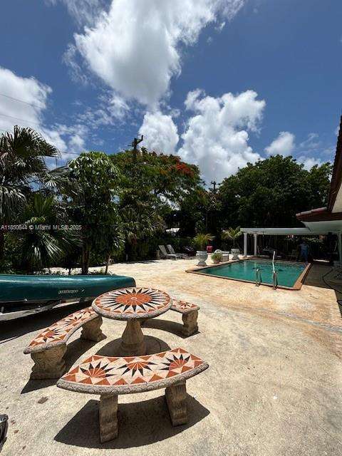 Small Image of 6440 MILLER DR, South Miami Number 3
