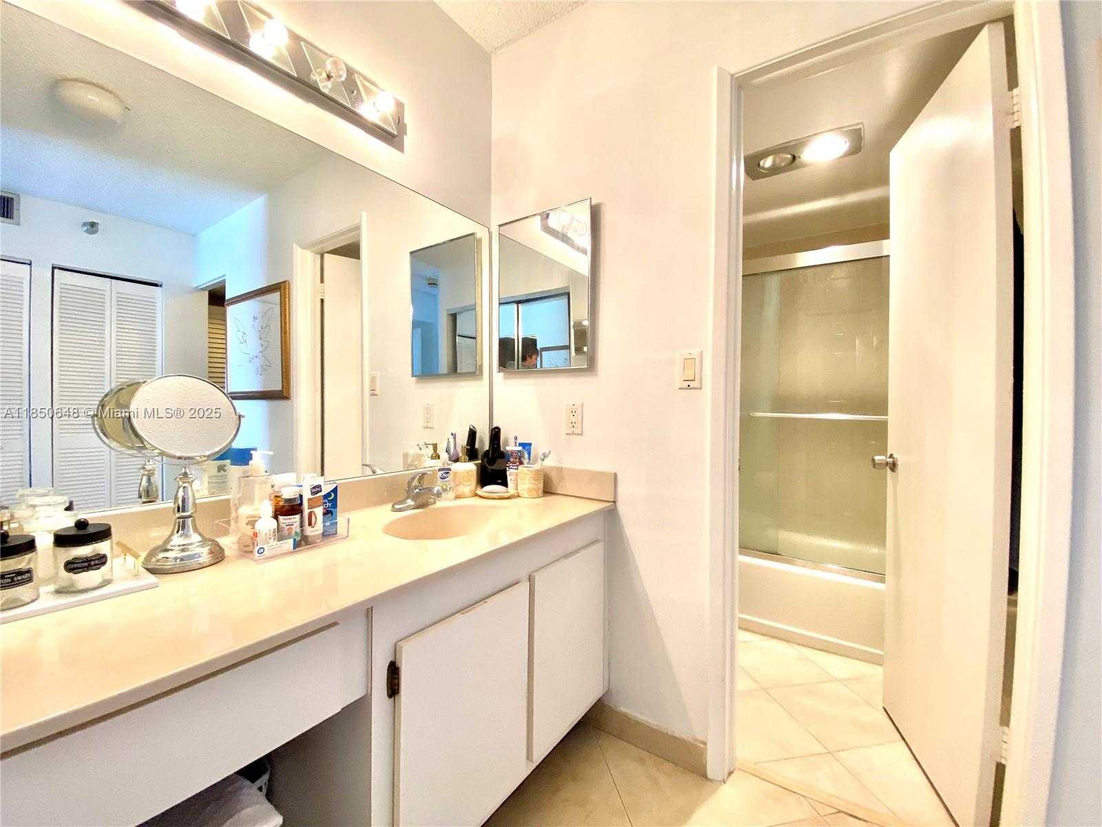 Small Image of 20505 EAST COUNTRY CLUB DR #336, Aventura Number 19