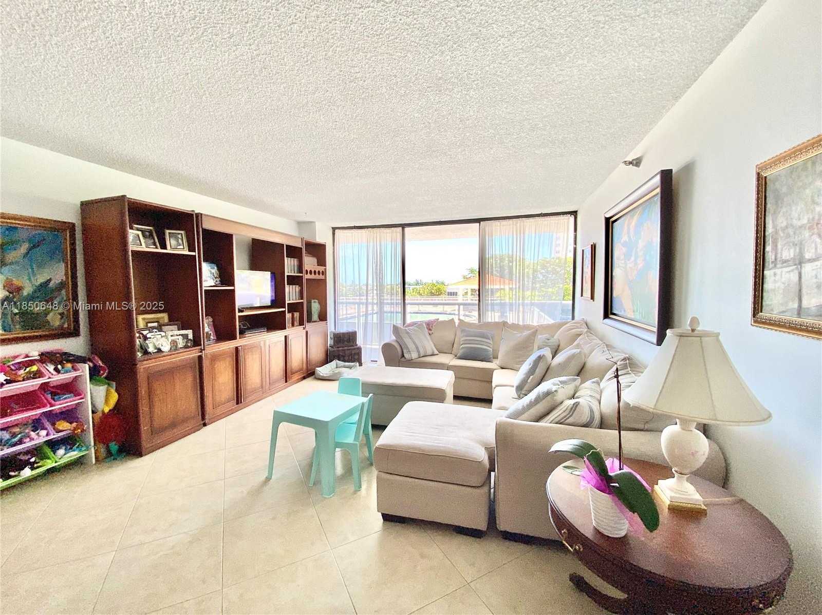 Small Image of 20505 EAST COUNTRY CLUB DR #336, Aventura Number 3