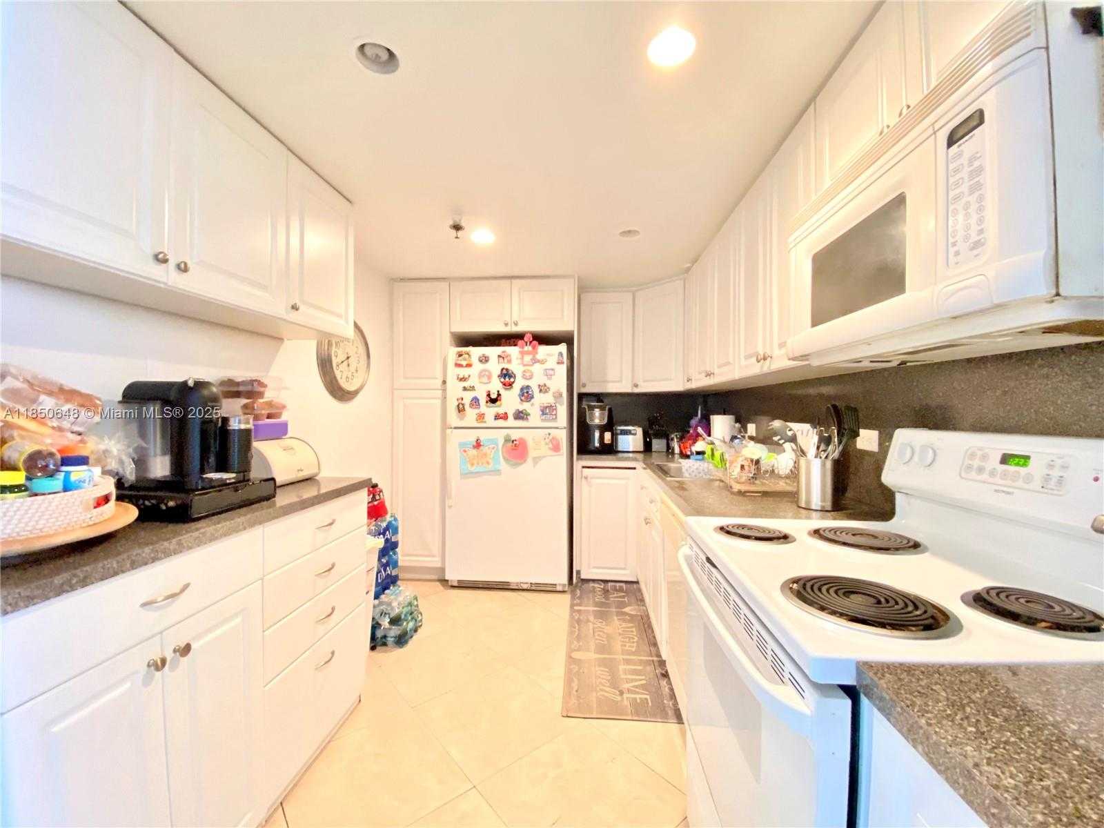 Small Image of 20505 EAST COUNTRY CLUB DR #336, Aventura Number 4