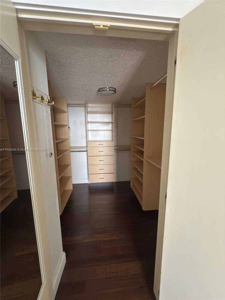 Small Image of 540 BRICKELL KEY DR #1803, Miami Number 18
