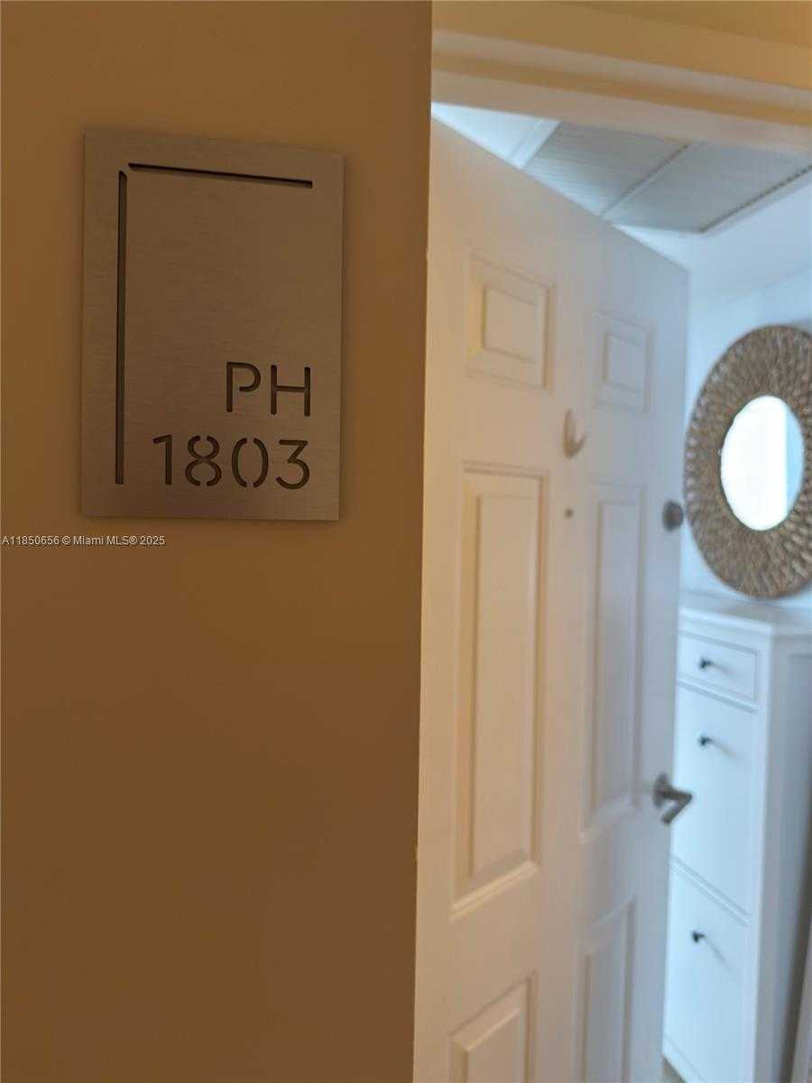 Small Image of 540 BRICKELL KEY DR #1803, Miami Number 5