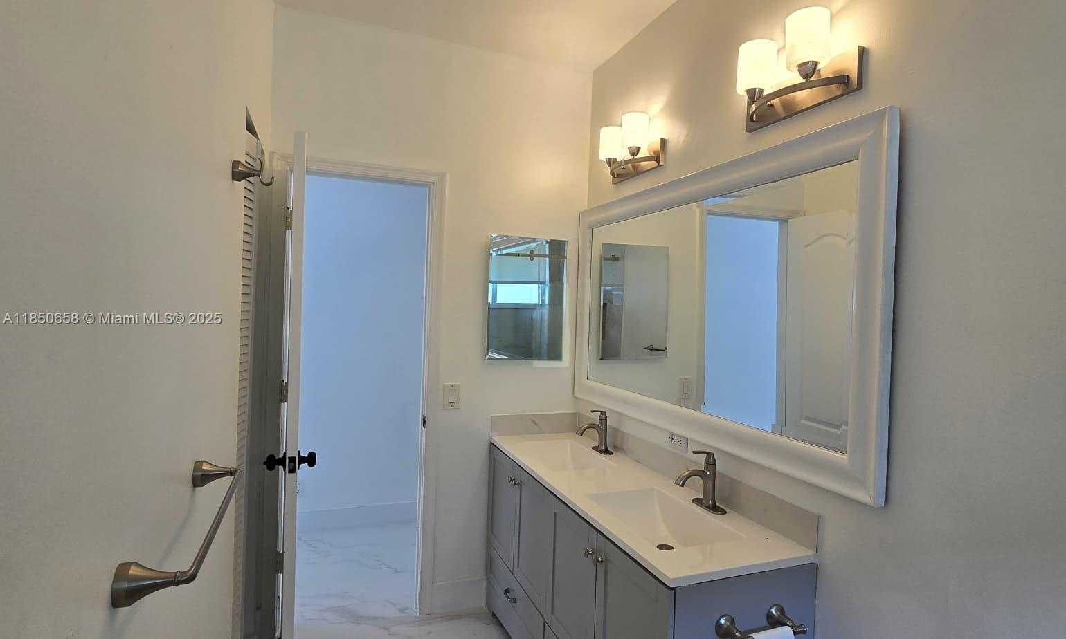 Small Image of 1506 LANTANA CT, Weston Number 22