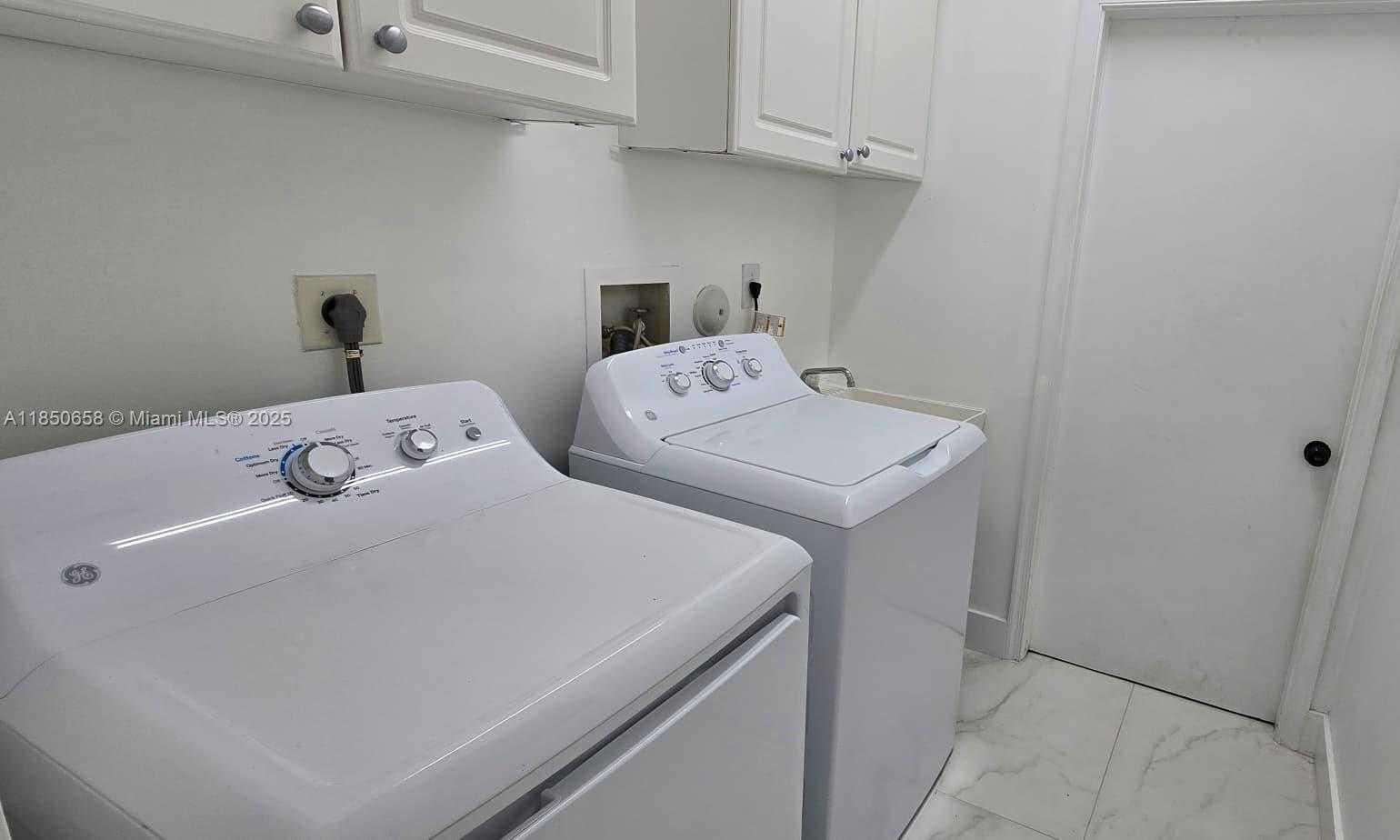 Small Image of 1506 LANTANA CT, Weston Number 29