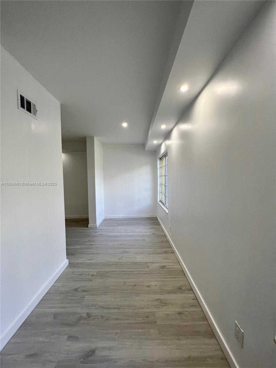Small Image of 1336 SOUTH WEST 14 STREET, Miami Number 13