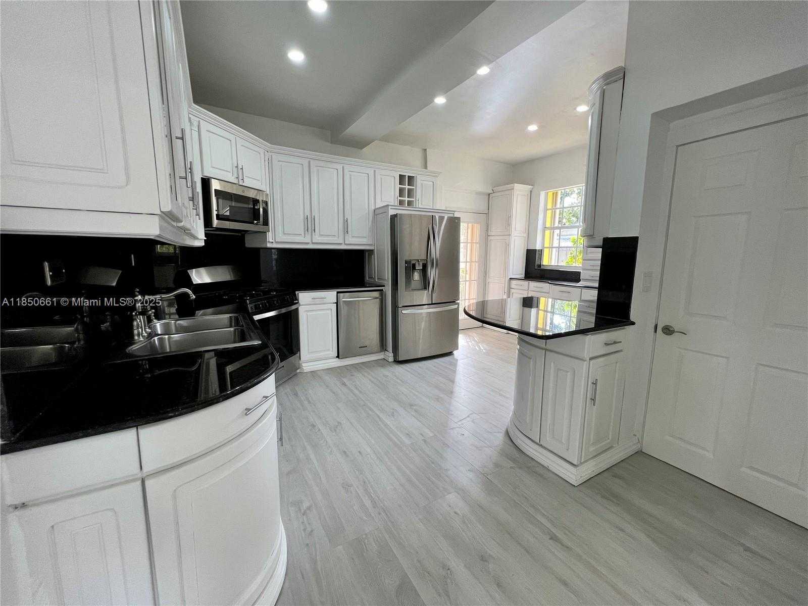 Small Image of 1336 SOUTH WEST 14 STREET, Miami Number 20