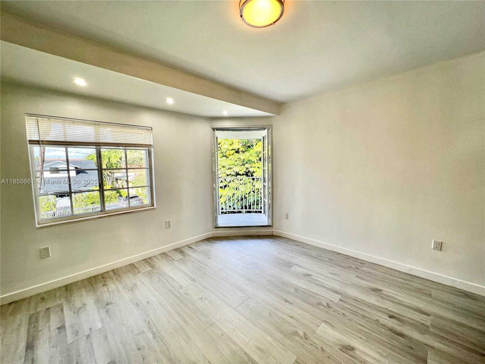 Small Image of 1336 SOUTH WEST 14 STREET, Miami Number 31
