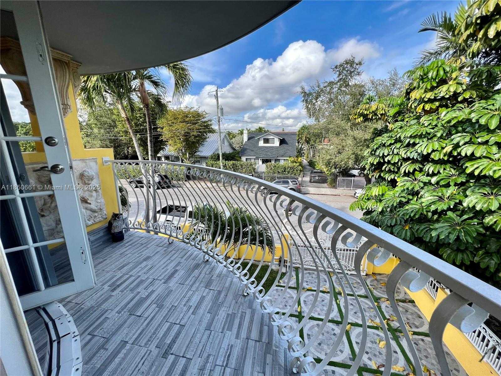 Small Image of 1336 SOUTH WEST 14 STREET, Miami Number 35