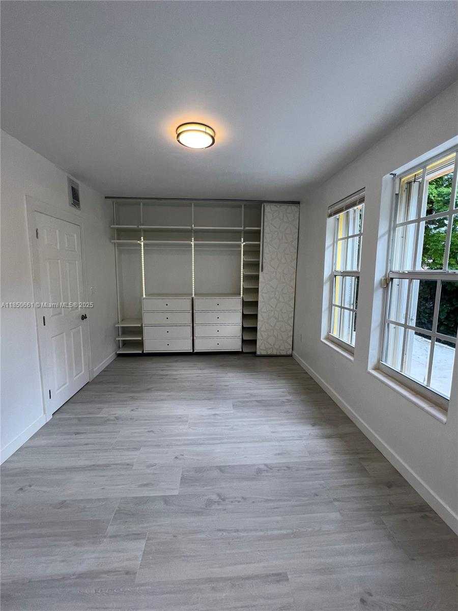 Small Image of 1336 SOUTH WEST 14 STREET, Miami Number 37