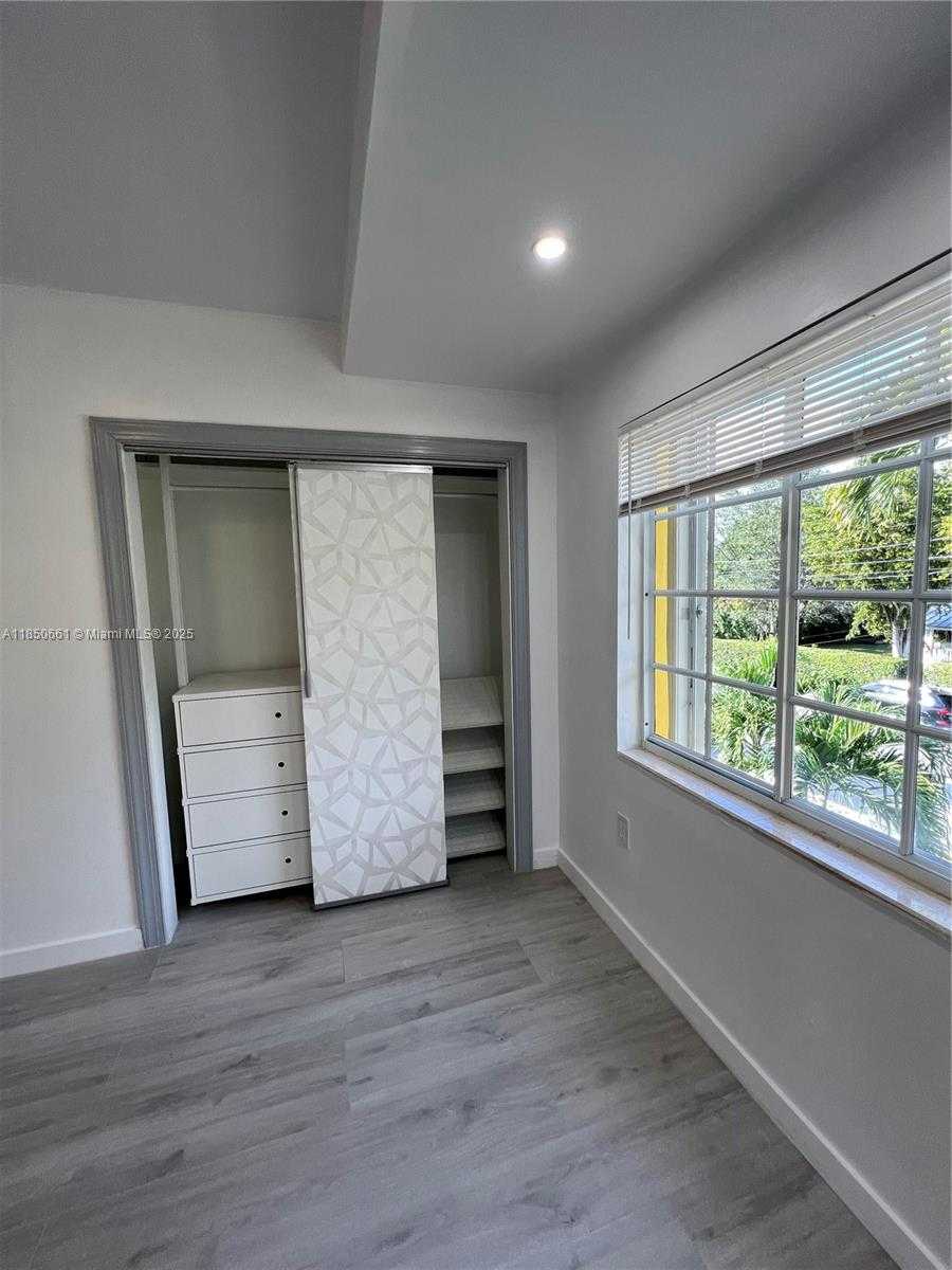 Small Image of 1336 SOUTH WEST 14 STREET, Miami Number 39