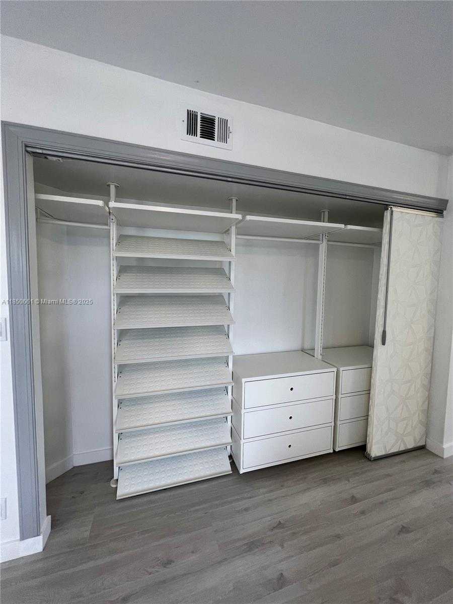 Small Image of 1336 SOUTH WEST 14 STREET, Miami Number 40