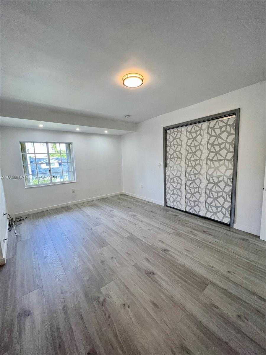 Small Image of 1336 SOUTH WEST 14 STREET, Miami Number 43