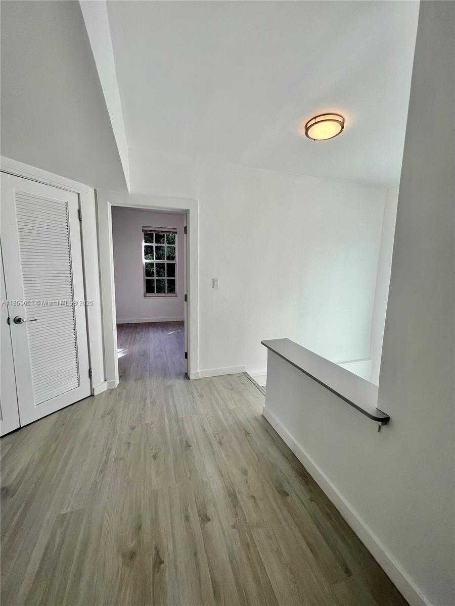 Small Image of 1336 SOUTH WEST 14 STREET, Miami Number 45