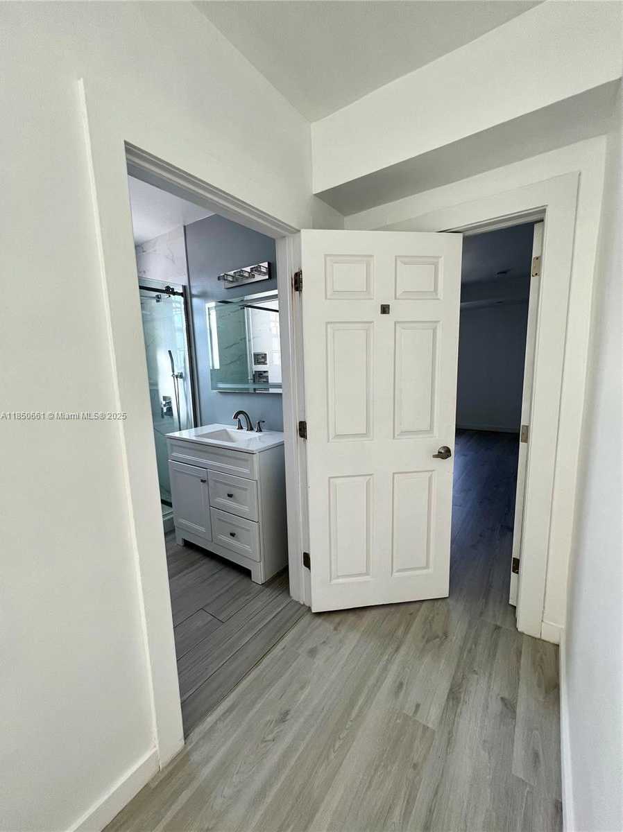 Small Image of 1336 SOUTH WEST 14 STREET, Miami Number 46