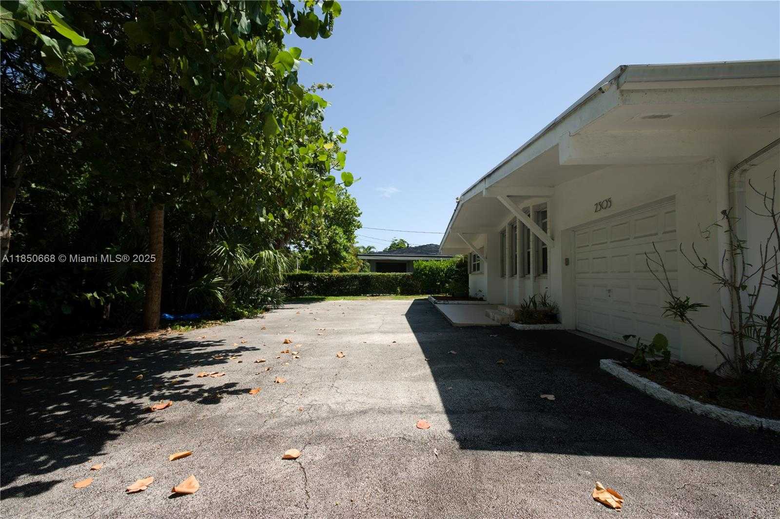 Small Image of 2305 NORTH OCEAN BLVD, Pompano Beach Number 3