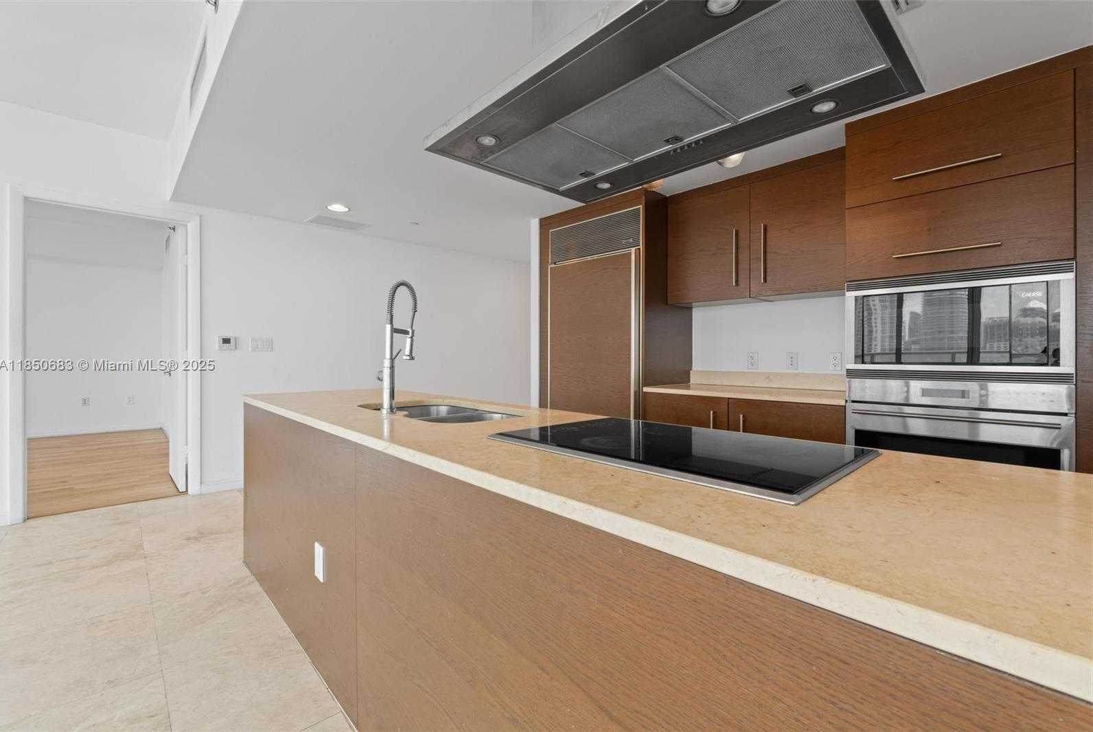Small Image of 495 BRICKELL AVE #3001, Miami Number 11
