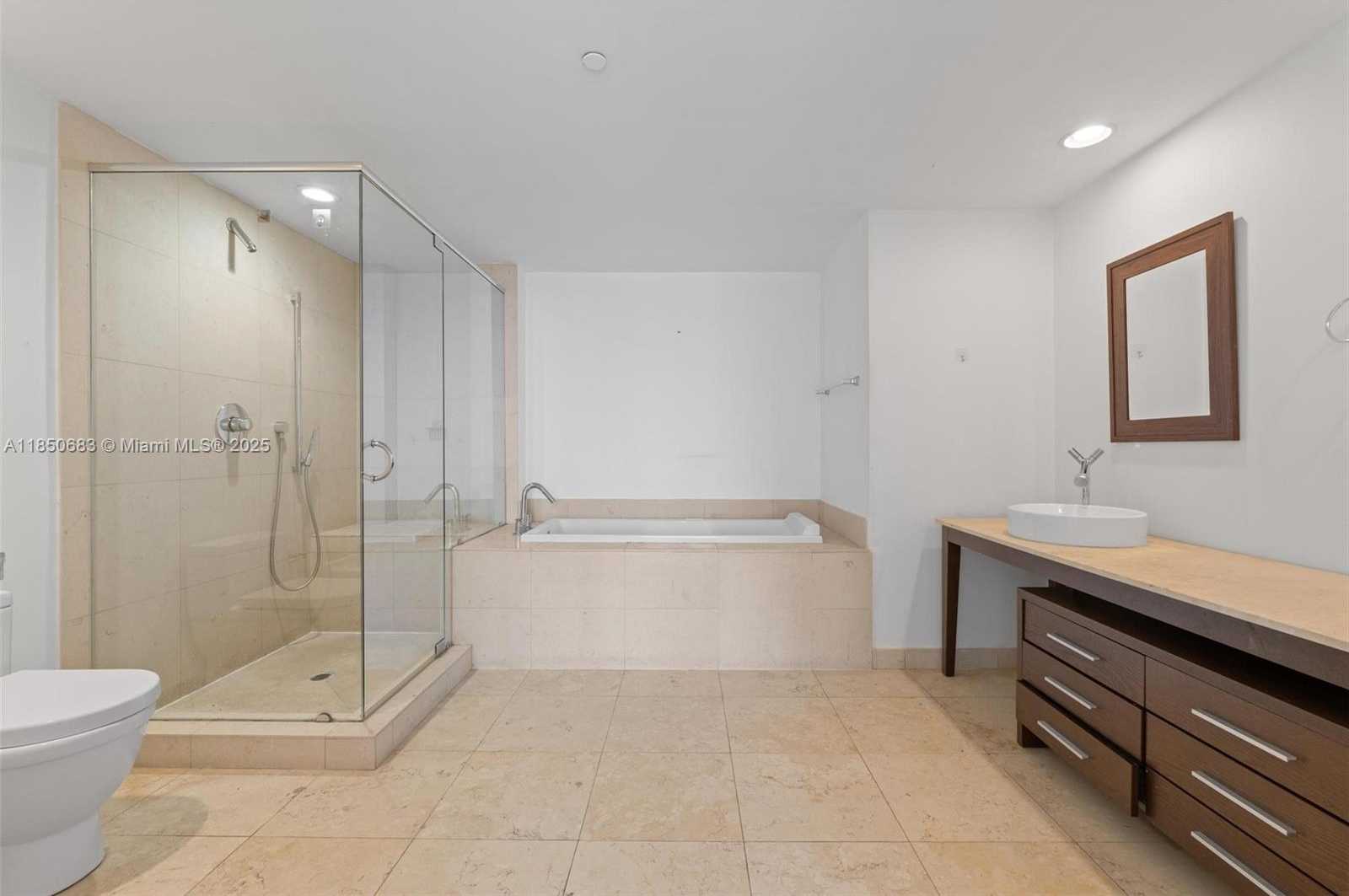 Small Image of 495 BRICKELL AVE #3001, Miami Number 17