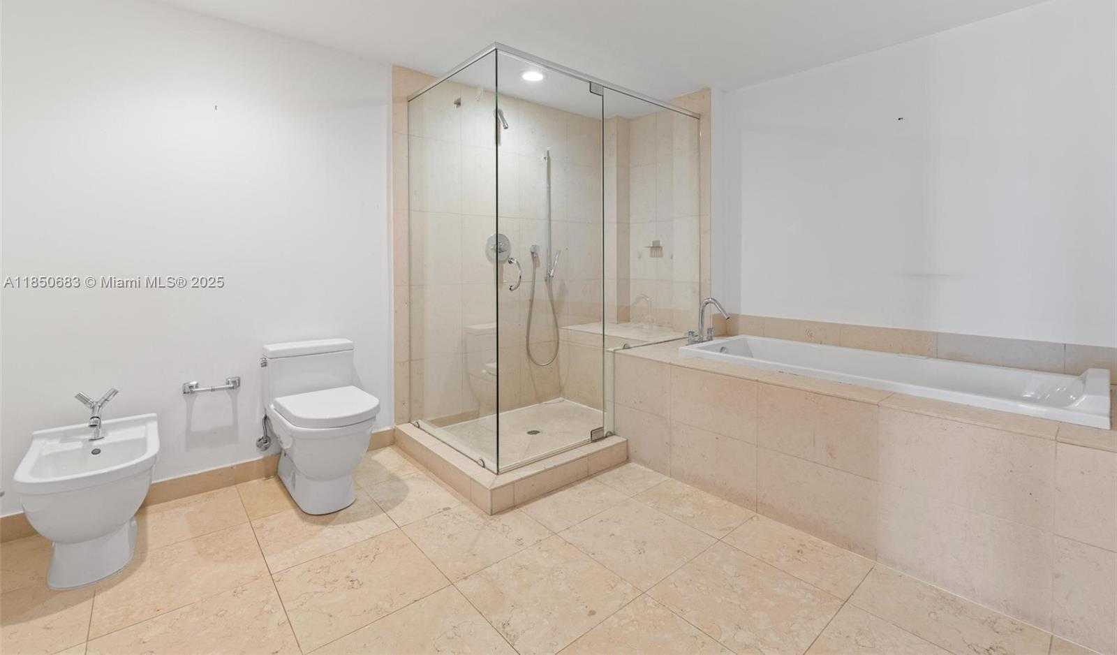 Small Image of 495 BRICKELL AVE #3001, Miami Number 18