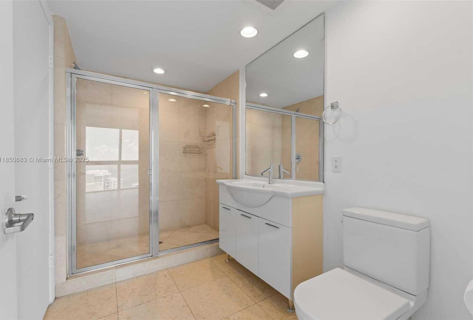 Small Image of 495 BRICKELL AVE #3001, Miami Number 22