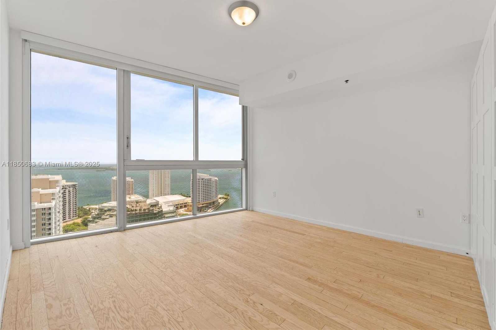 Small Image of 495 BRICKELL AVE #3001, Miami Number 24