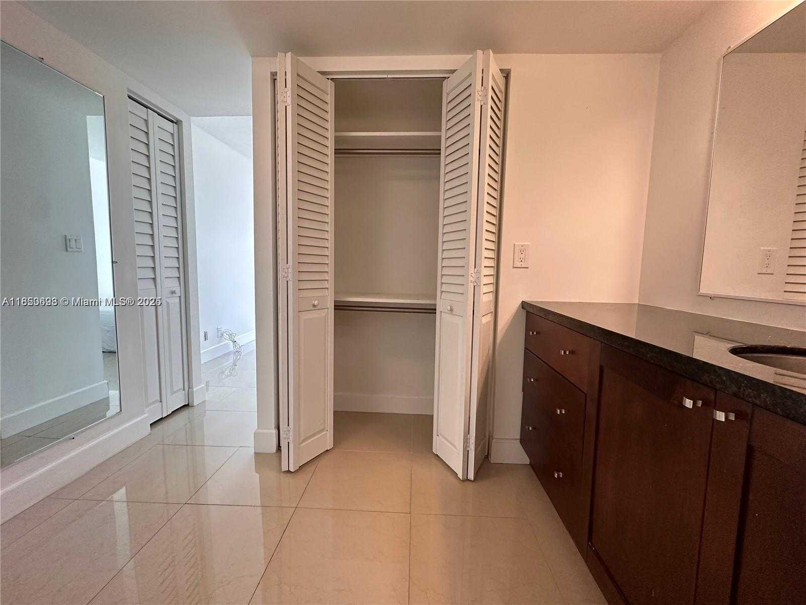 Small Image of 20500 E Country Club Dr, Aventura, FL 33180, USA Number 11