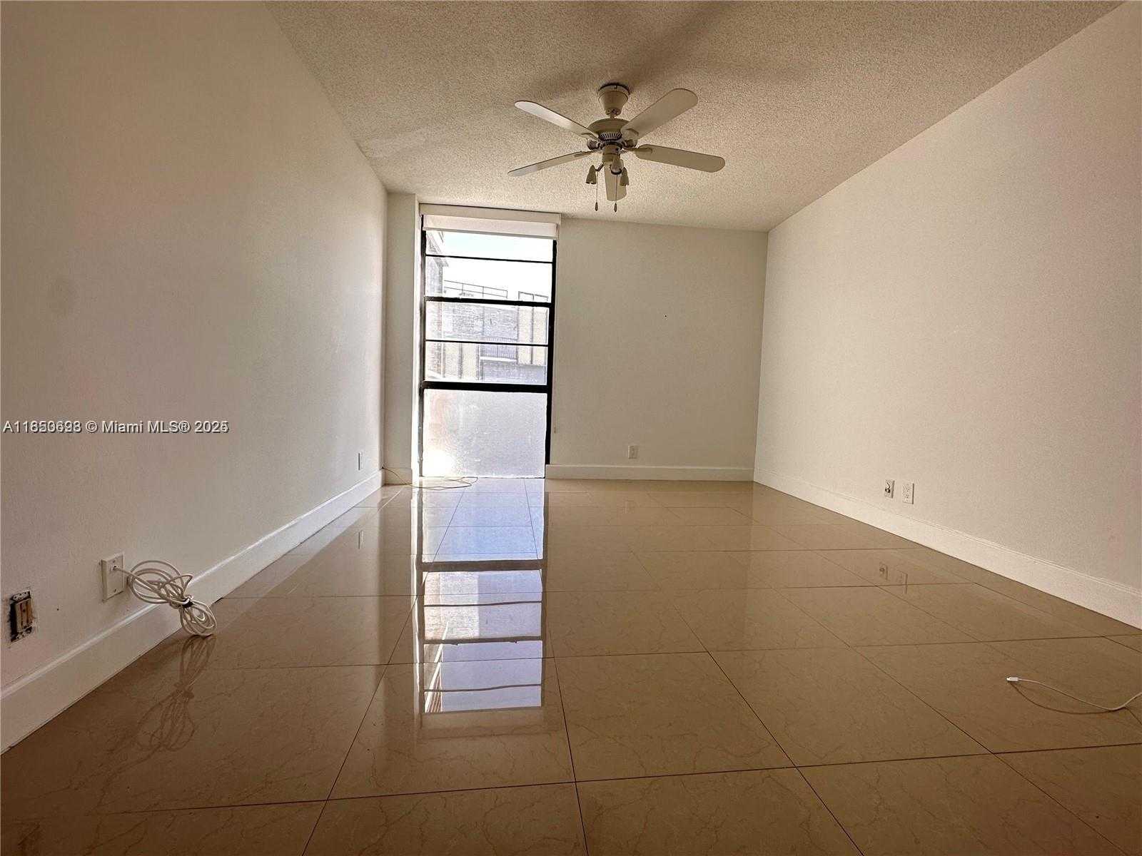 Small Image of 20500 E Country Club Dr, Aventura, FL 33180, USA Number 13