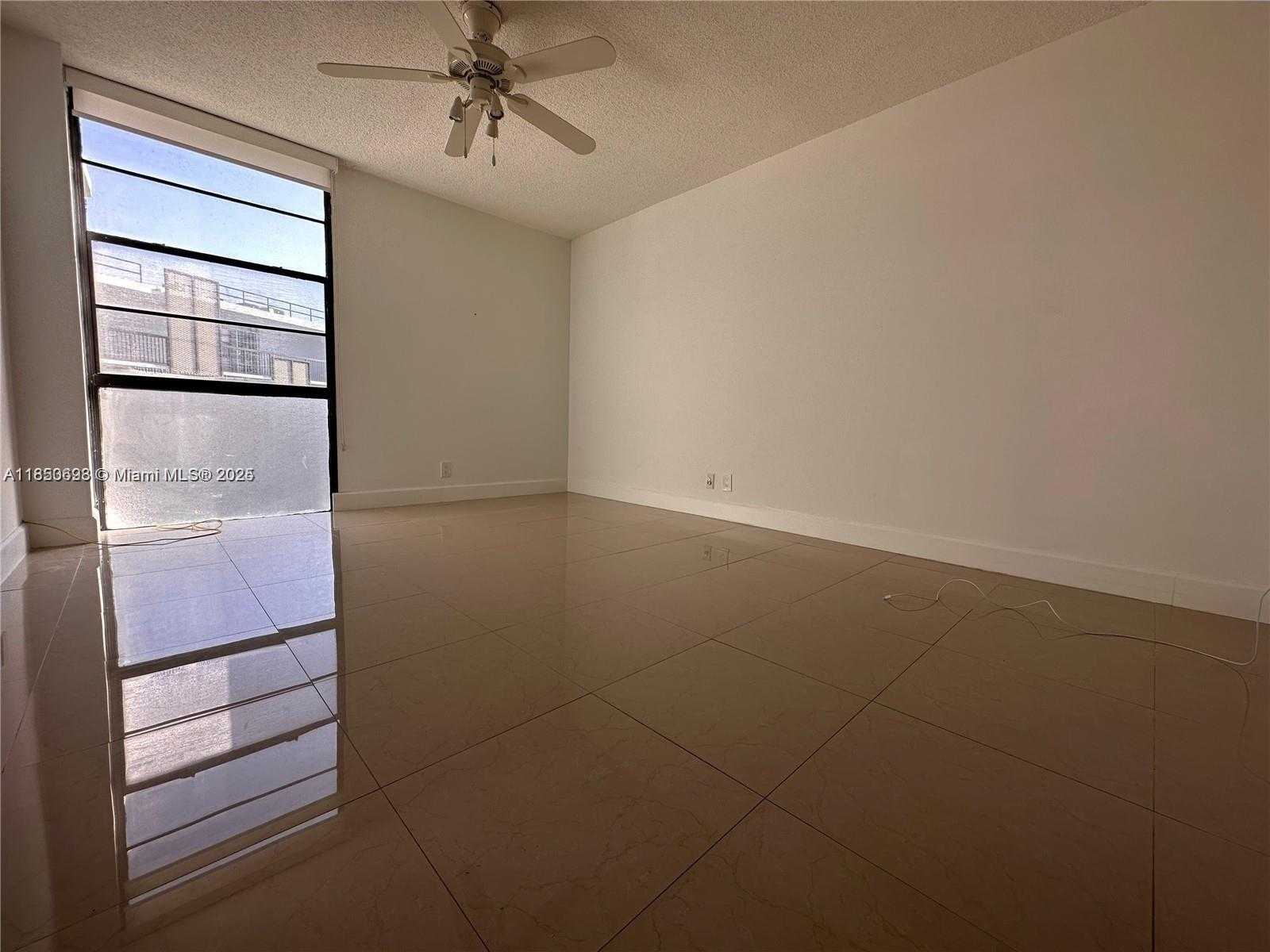 Small Image of 20500 E Country Club Dr, Aventura, FL 33180, USA Number 14