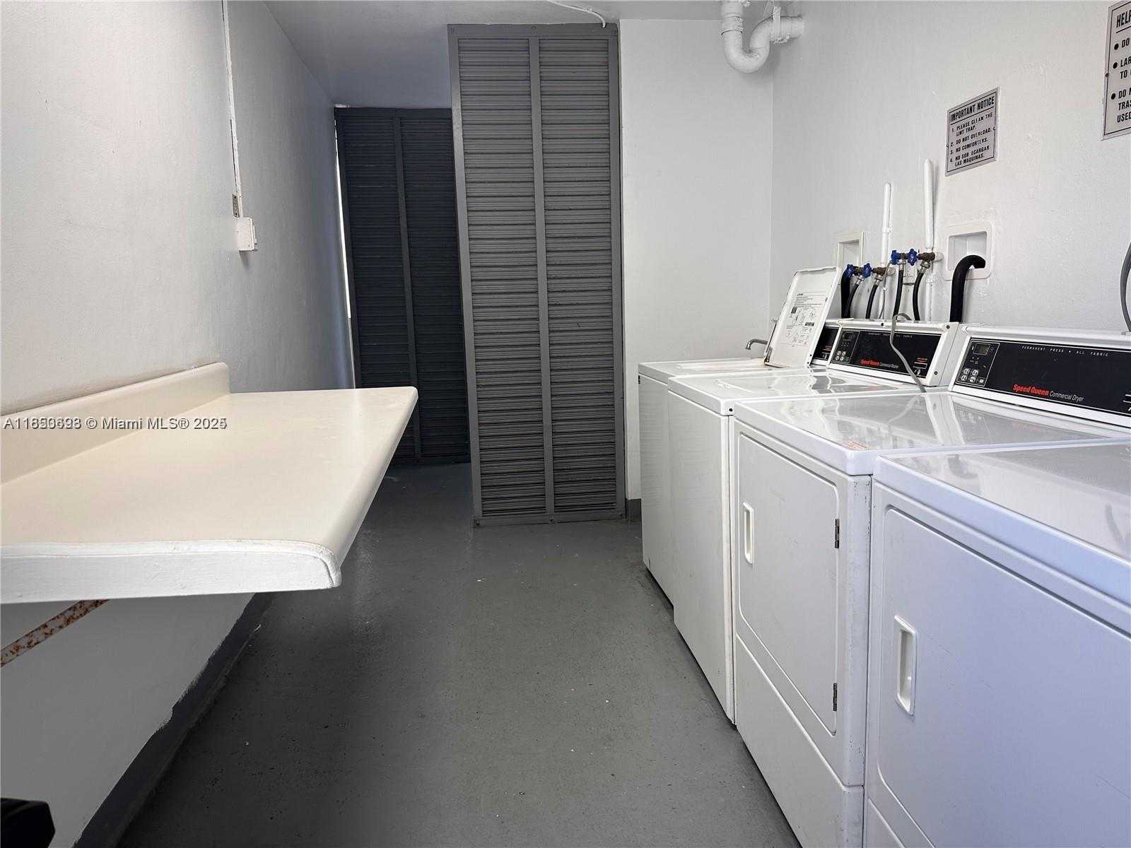 Small Image of 20500 E Country Club Dr, Aventura, FL 33180, USA Number 15