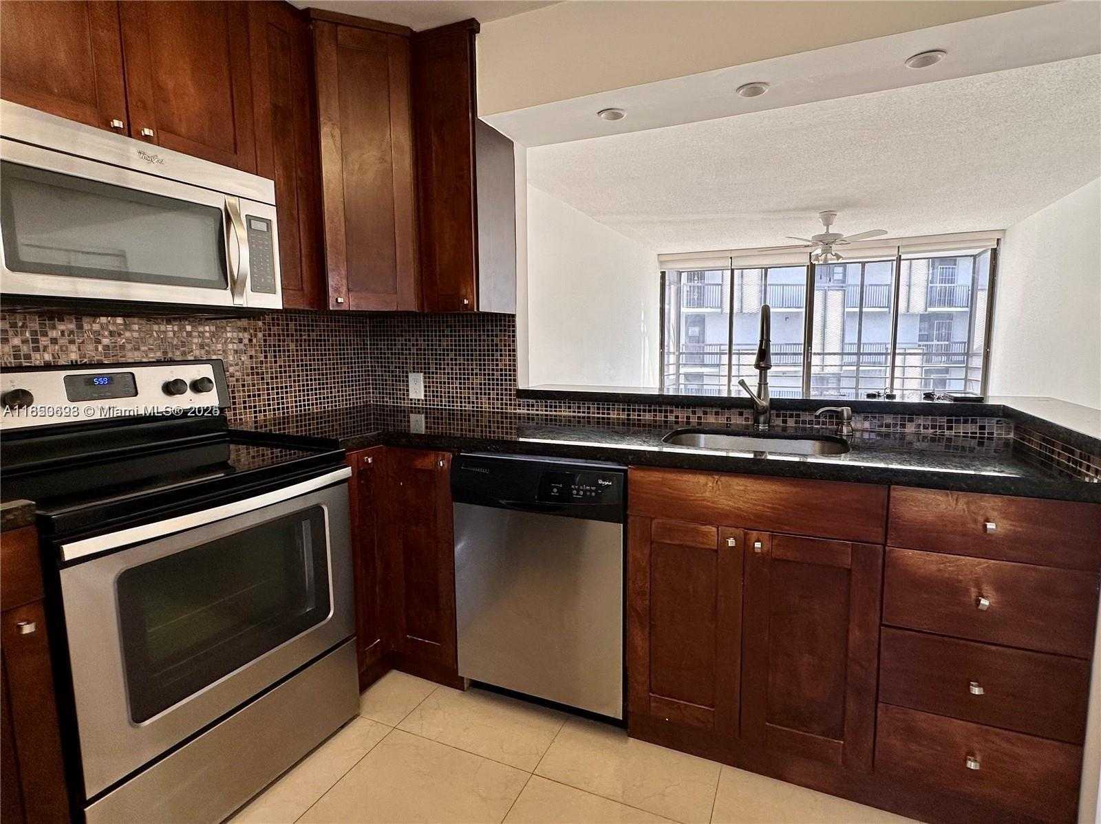 Small Image of 20500 E Country Club Dr, Aventura, FL 33180, USA Number 2