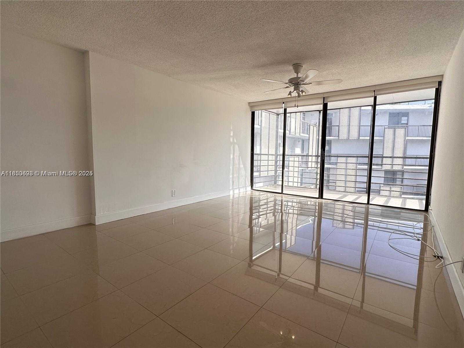 Small Image of 20500 E Country Club Dr, Aventura, FL 33180, USA Number 4