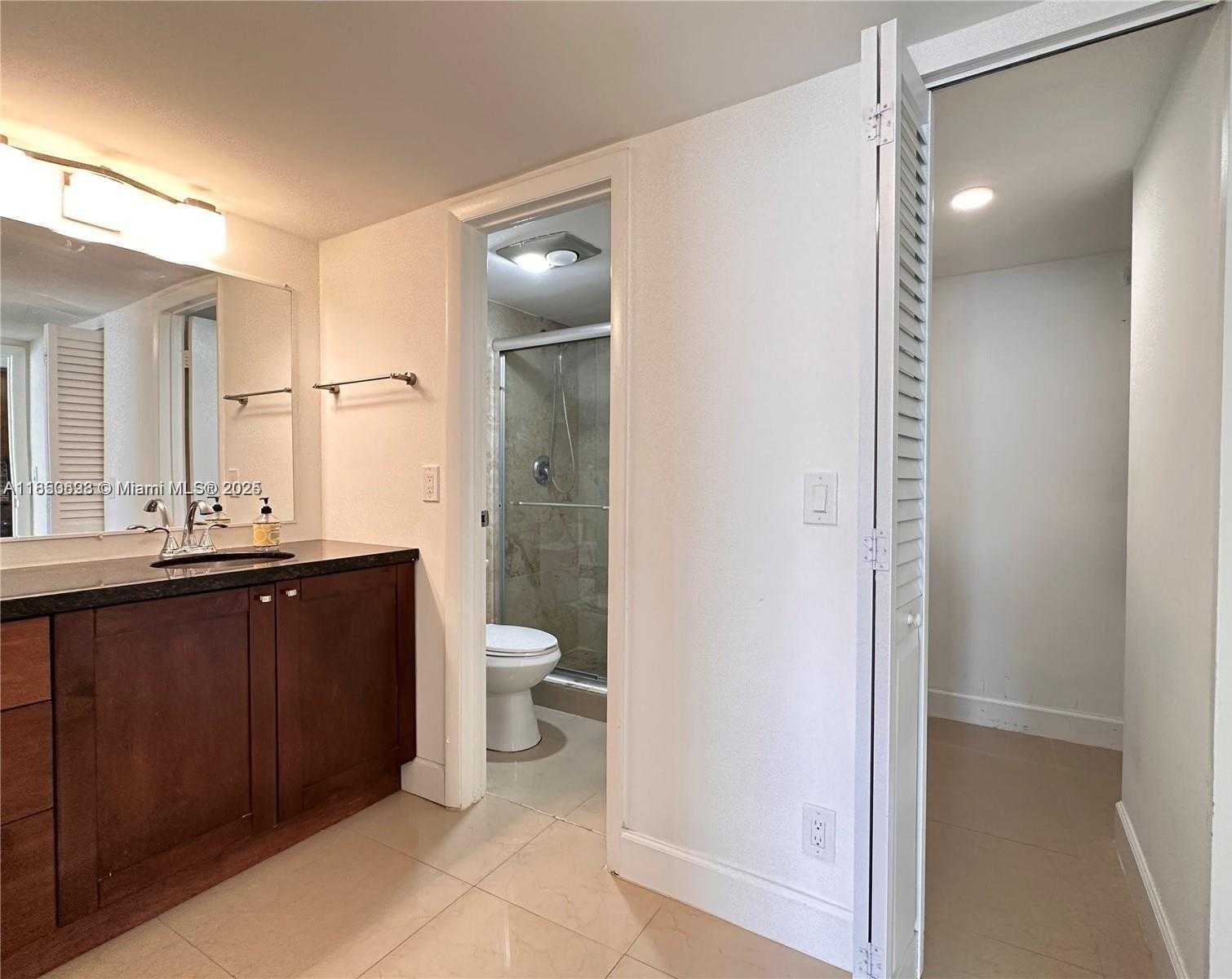 Small Image of 20500 E Country Club Dr, Aventura, FL 33180, USA Number 9