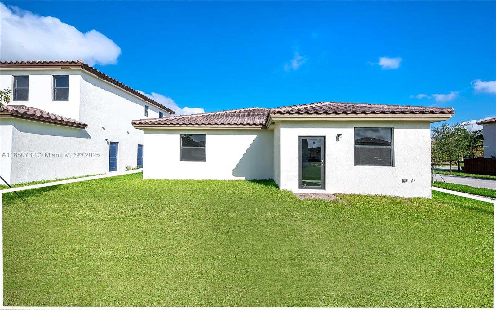 Small Image of 11856 SW 241 Ter, Princeton, FL 33032, USA Number 10