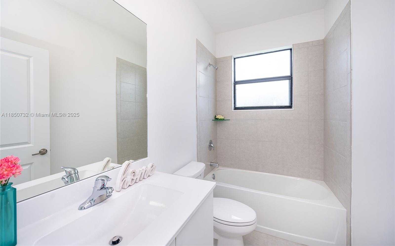 Small Image of 11856 SW 241 Ter, Princeton, FL 33032, USA Number 13