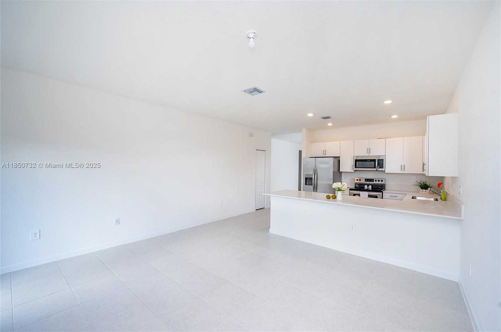 Small Image of 11856 SW 241 Ter, Princeton, FL 33032, USA Number 17