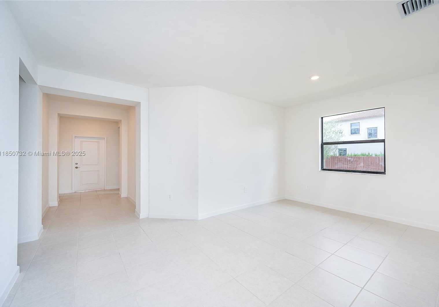 Small Image of 11856 SW 241 Ter, Princeton, FL 33032, USA Number 19
