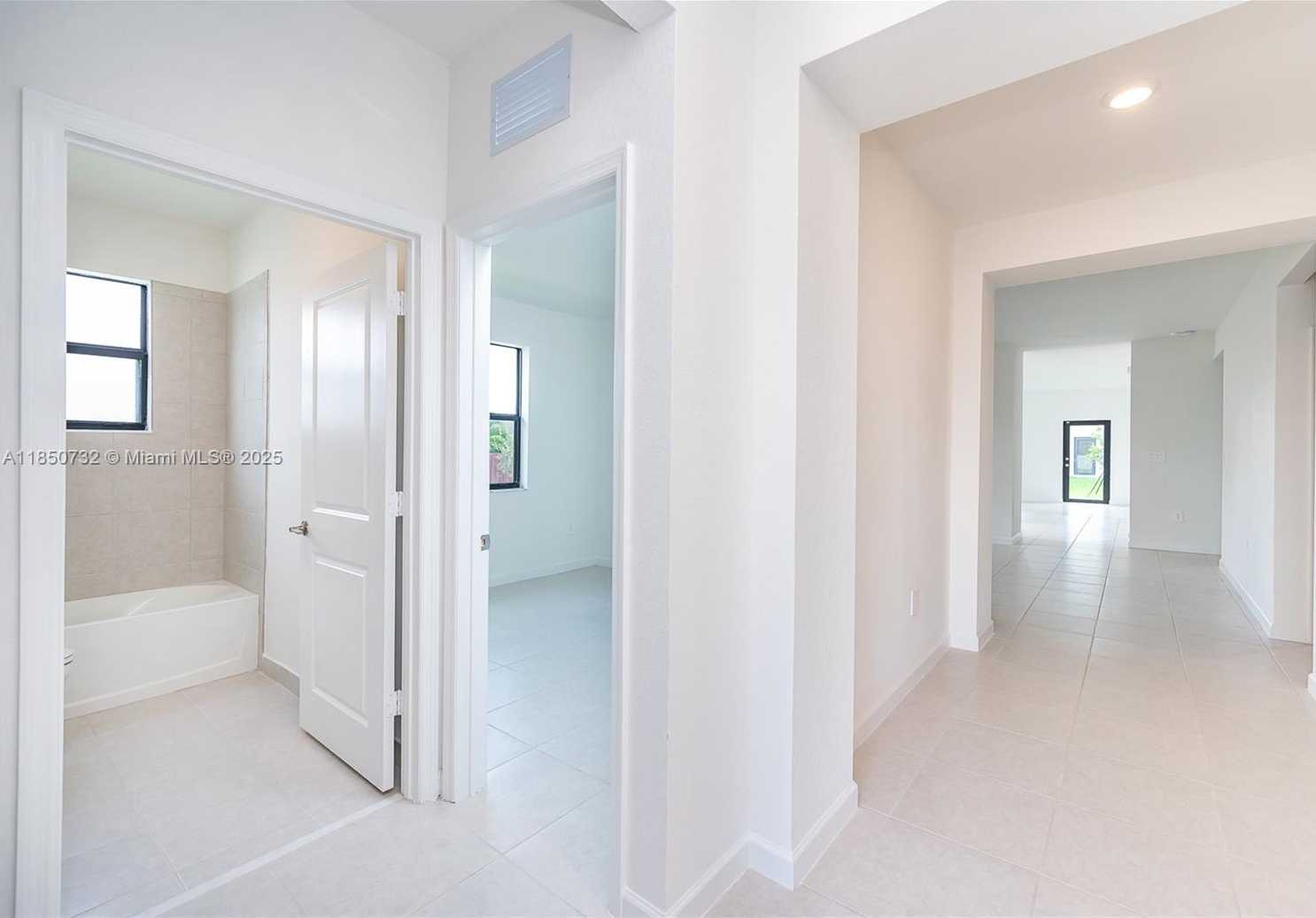Small Image of 11856 SW 241 Ter, Princeton, FL 33032, USA Number 21